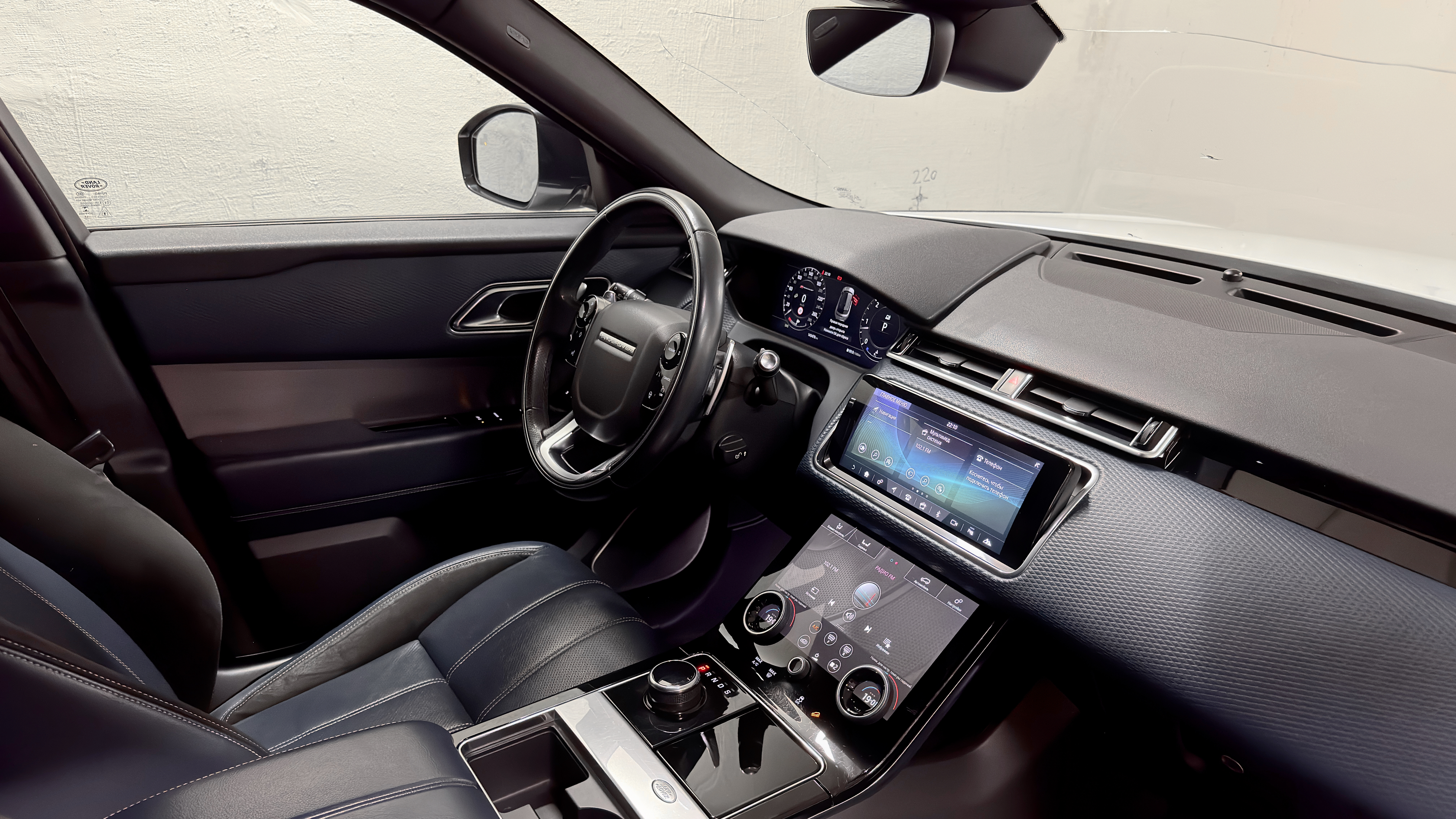 Land Rover Range Rover Velar SE - изображение 3