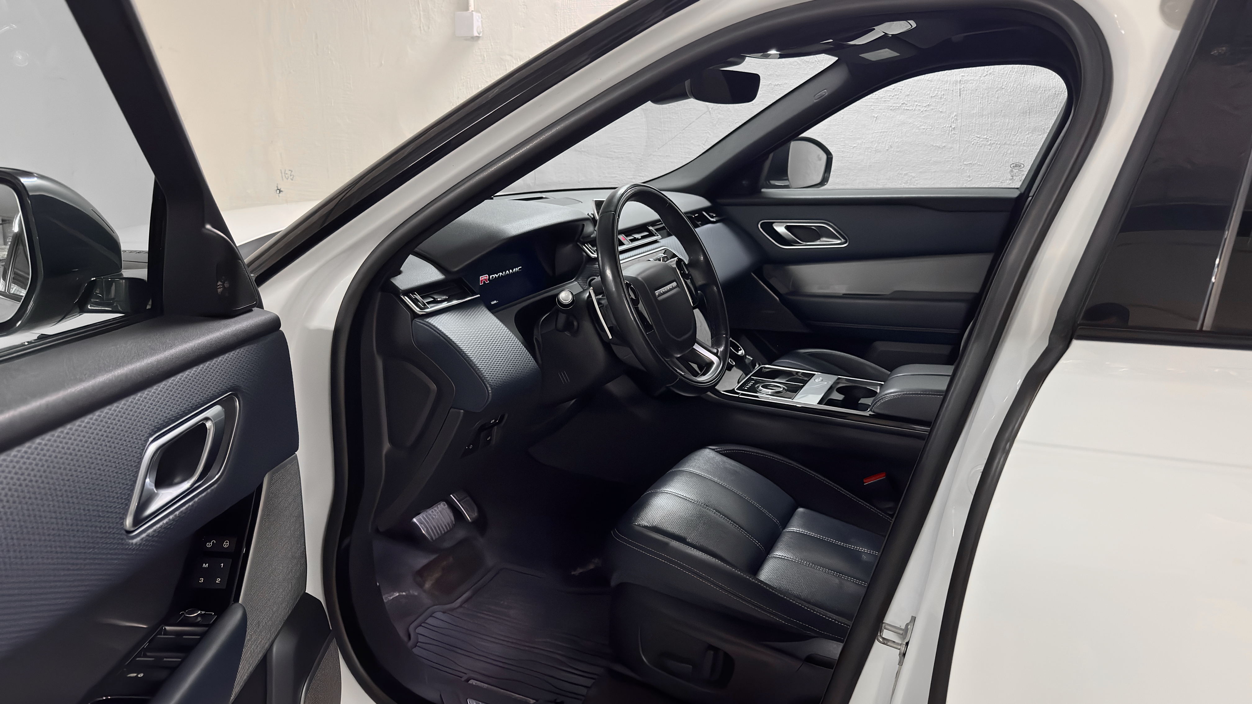 Land Rover Range Rover Velar SE - изображение 13