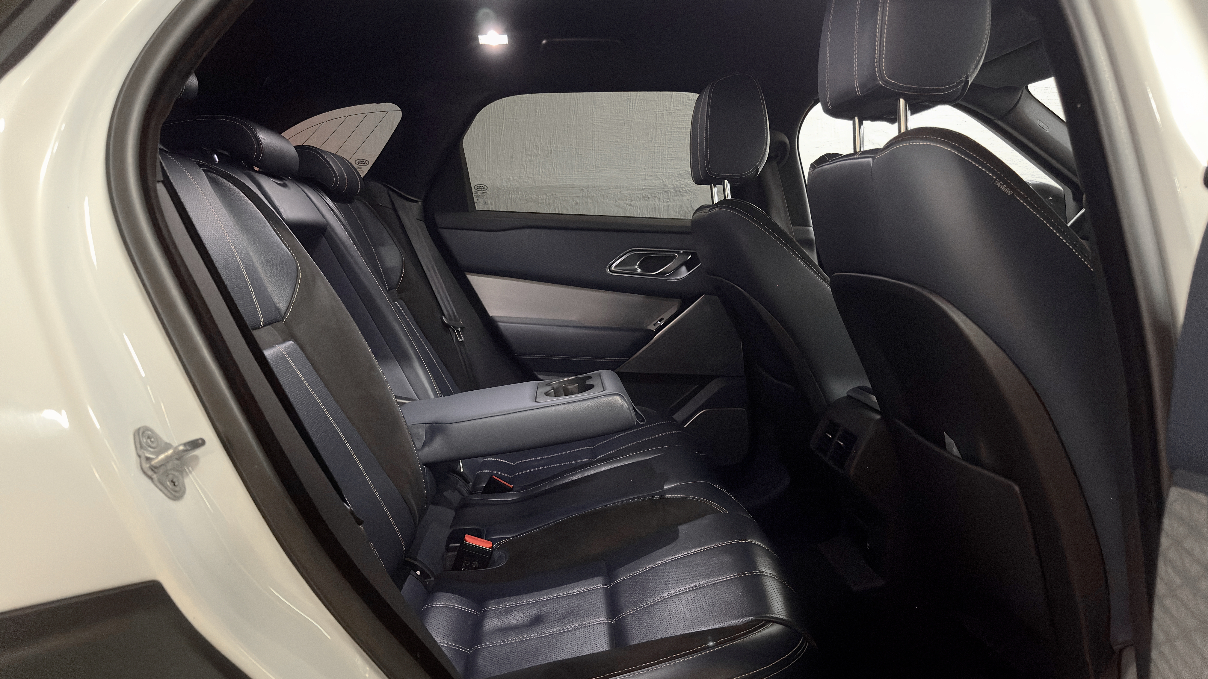 Land Rover Range Rover Velar SE - изображение 14