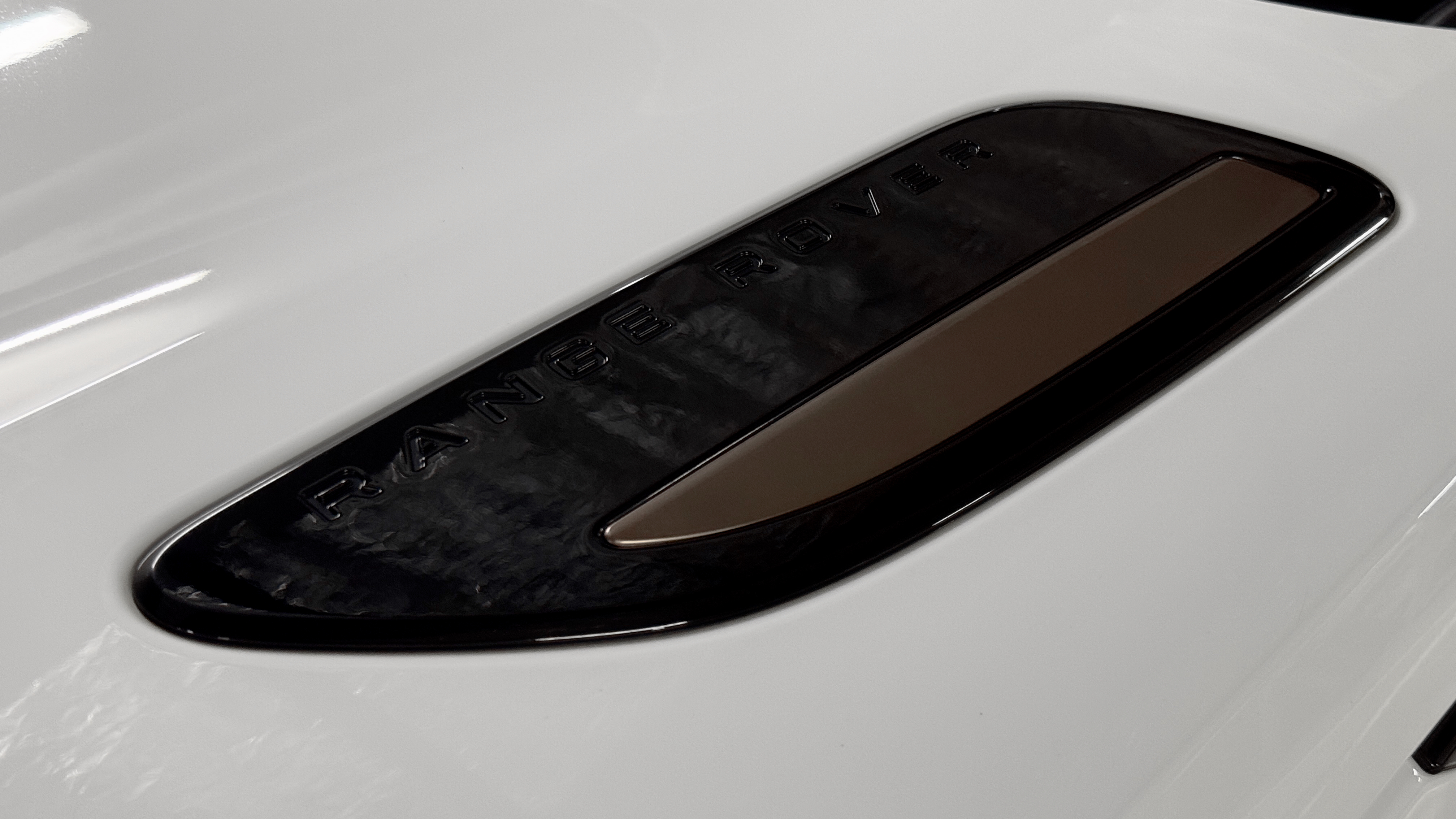 Land Rover Range Rover Velar SE - изображение 19