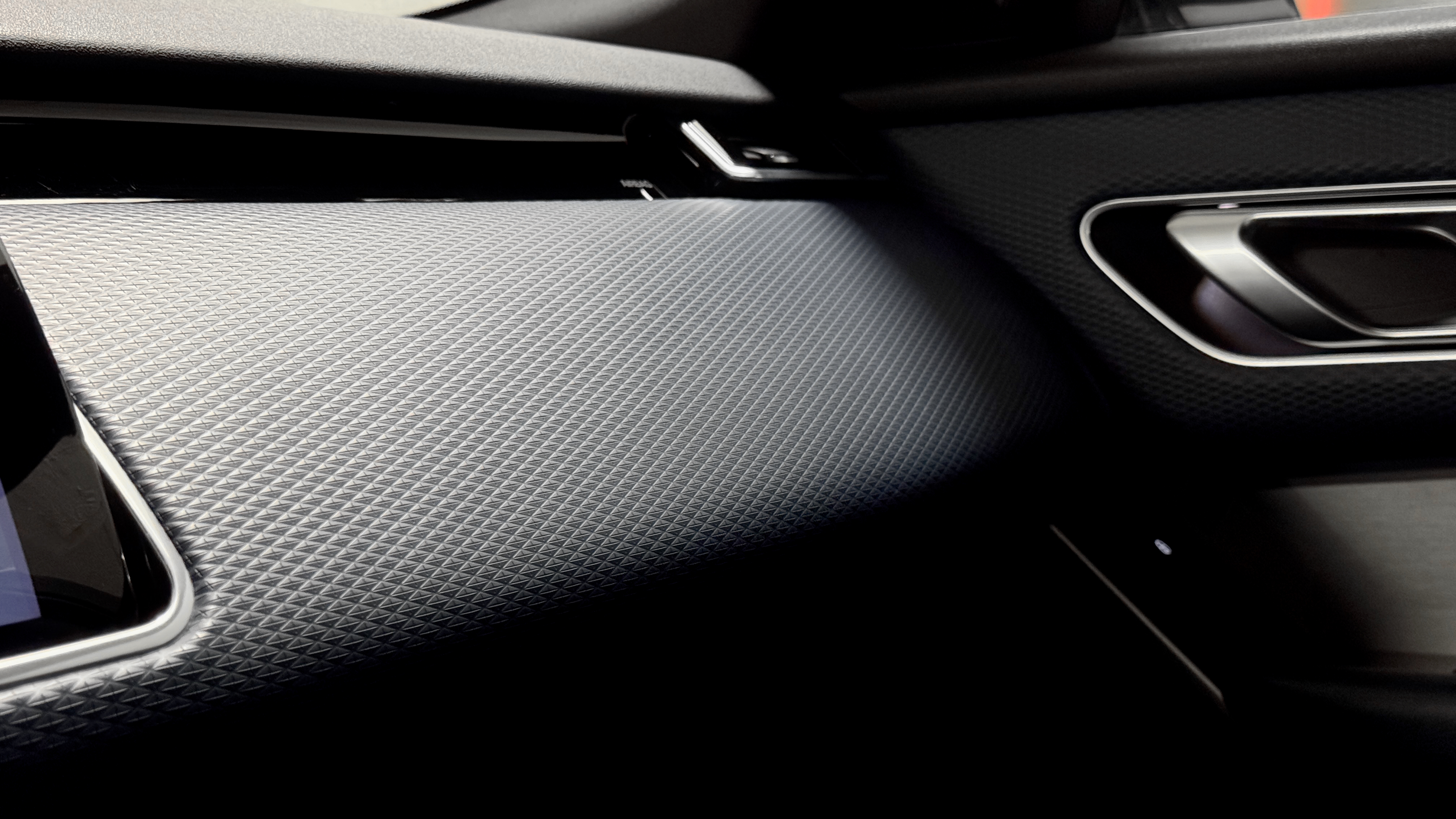 Land Rover Range Rover Velar SE - изображение 26