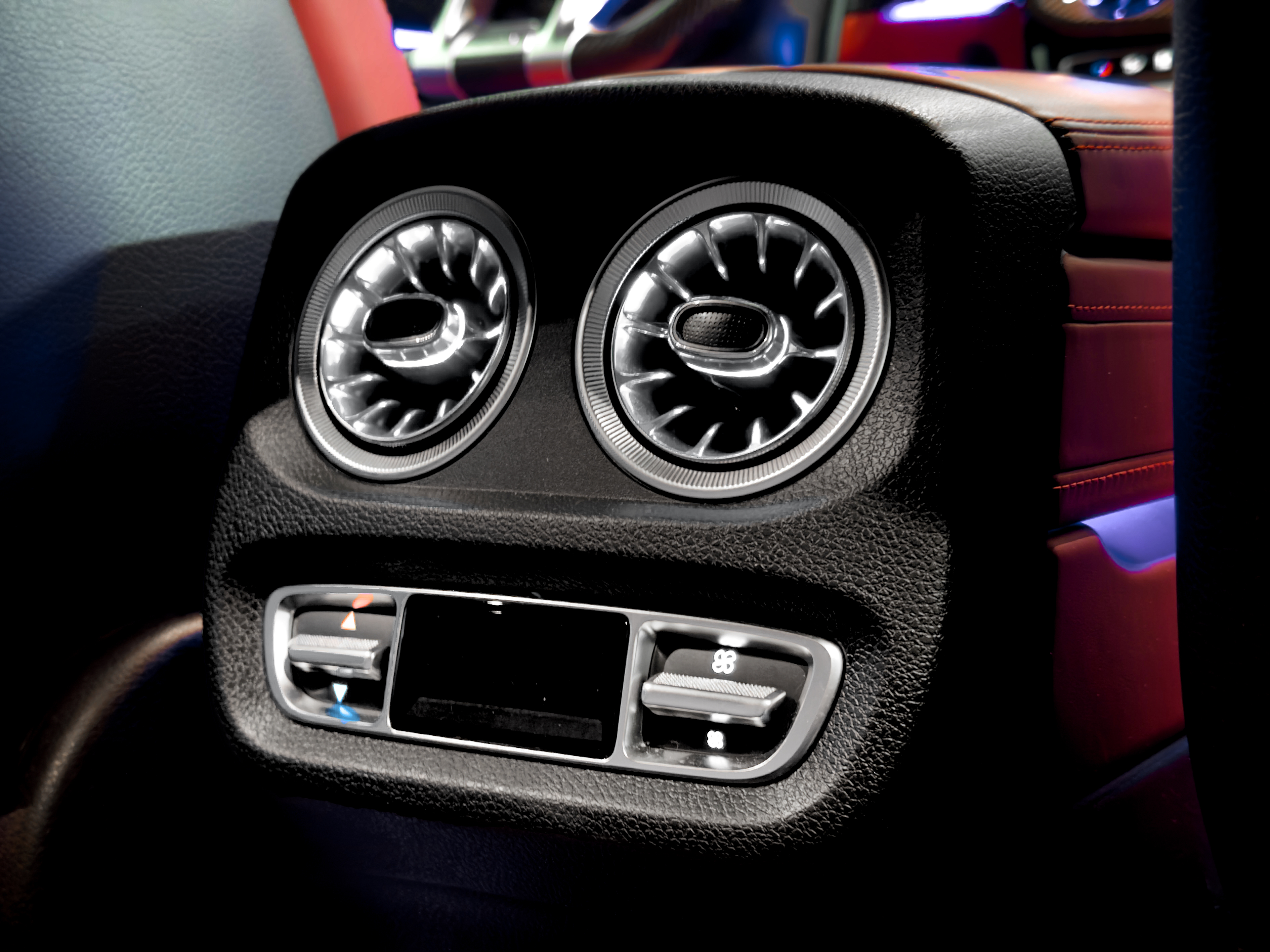 Mercedes-Benz G63 AMG - изображение 22