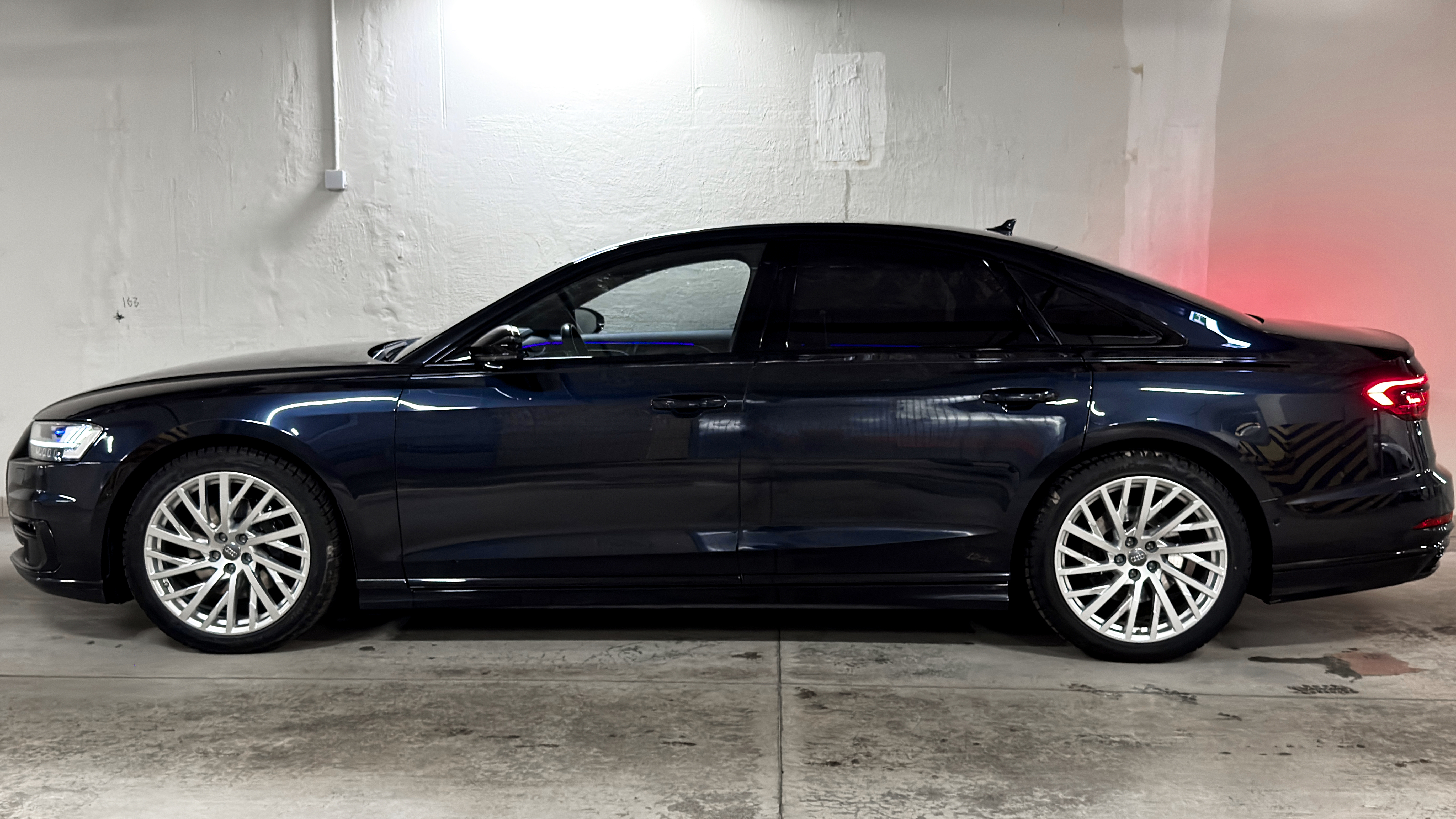 Audi A8 50 TDI - изображение 2